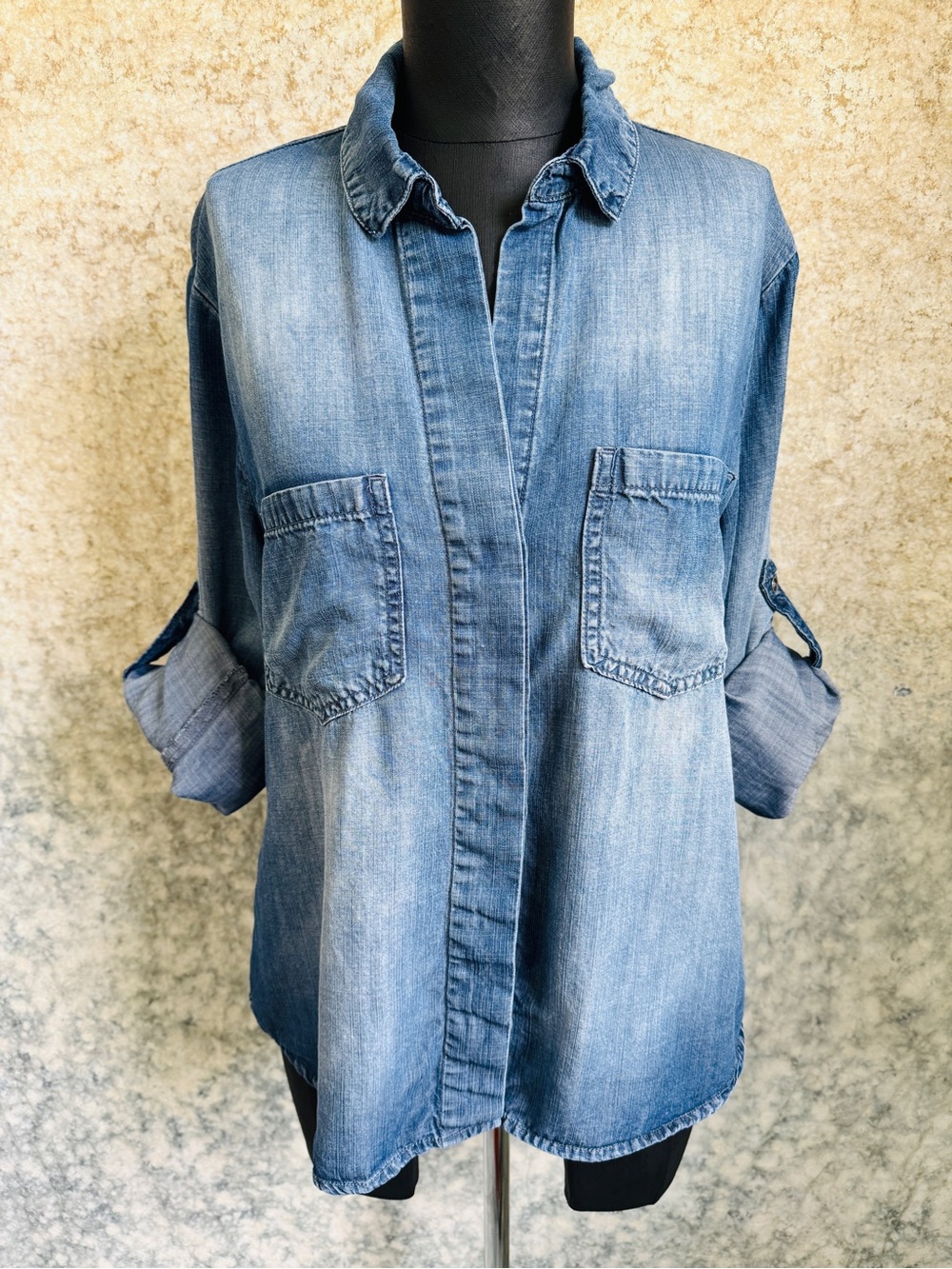 Cloth & Stone Denim Blue Tencel Button Down - M